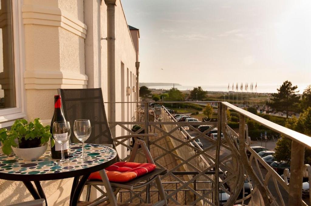 Villa Seeblick Warnemuende - Fewo Mit Meerblick Und Balkon Direkt Am Strand Fuer 2-4 Pers Rostock Ngoại thất bức ảnh